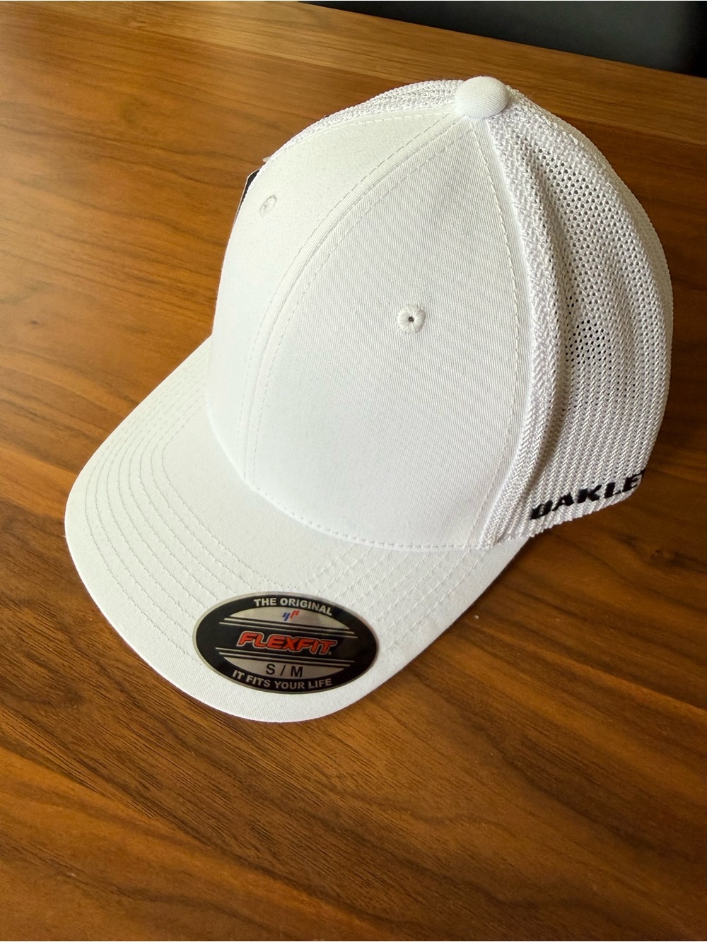 Oakley White Mesh Golf Hat